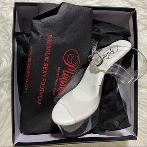 ❌SOLD❌Pleaser Clear